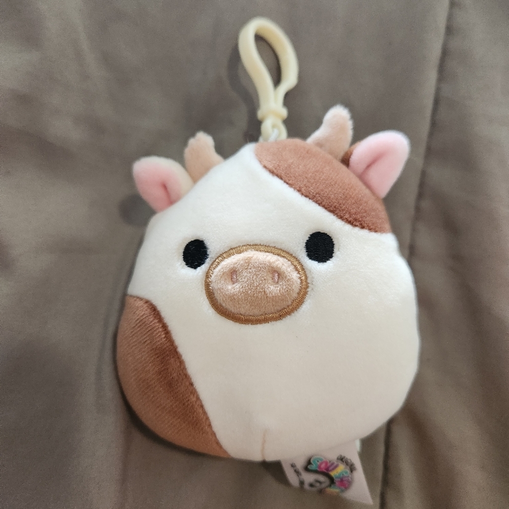 Ronnie the cow squishmallow clip 3.5"